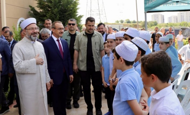 Diyanet İşleri Başkanı Erbaş Kocaeli'de Kur'an kursu açılışında konuştu