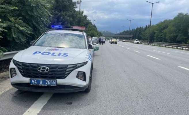 Anadolu Otoyolu'nda otomobillerin karıştığı kazada 3'ü çocuk 5 kişi yaralandı