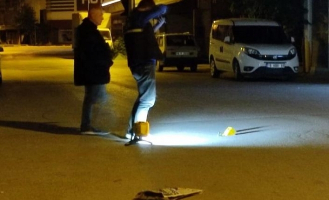 Bursa'da bir mobilya imalathanesine silahla ateş açıldı