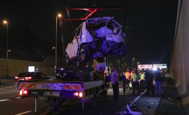 Eyüpsultan'da trafik kazasında 3'ü ağır 5 kişi yaralandı