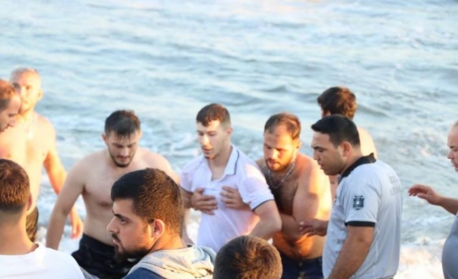 Kocaeli'de denizde boğulma tehlikesi geçiren 2 kişi kurtarıldı