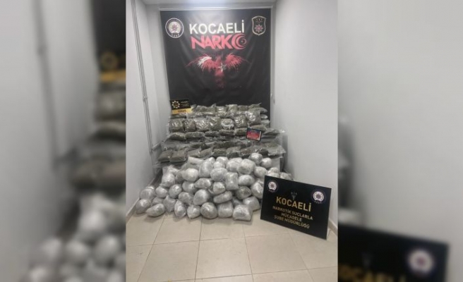 İçişleri Bakanı Soylu, Kocaeli'de 107 kilogram uyuşturucu ele geçirildiğini açıkladı