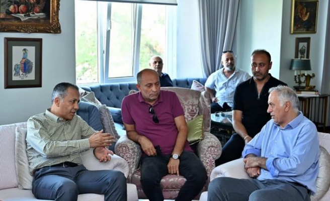 İstanbul Valisi Yerlikaya'dan Kartal Cemevi Başkanı Sarıtaş'a “geçmiş olsun“ ziyareti