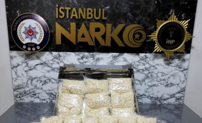 İstanbul'da kargo paketinde 75 bin uyuşturucu hap ele geçirildi
