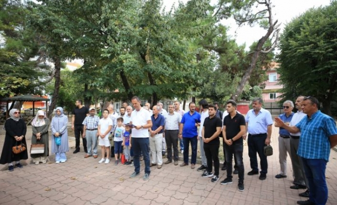 Trakya'daki ÖNDER İmam Hatipliler Derneği üyelerinden şarkıcı Gülşen'e tepki