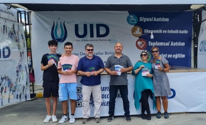 Uluslararası Demokratlar Birliği Kapıkule'de gurbetçilere Türkçenin önemini anlattı