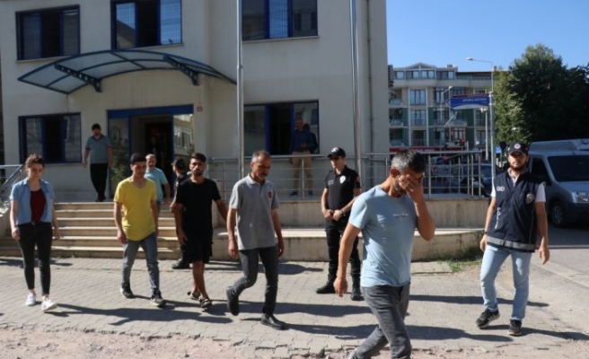 Yalova merkezli operasyonda 32 düzensiz göçmen yakalandı