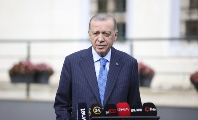 Cumhurbaşkanı Erdoğan cuma namazını Hz. Ali Camisi'nde kıldı