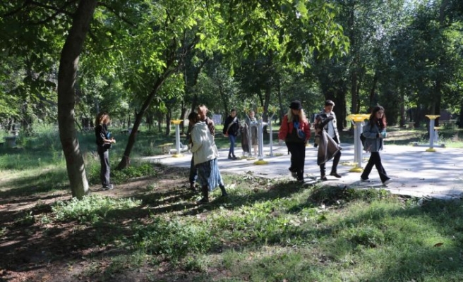 Türk Yunan ve Bulgar gençler Meriç kıyısındaki ormanda çevre temizliği yaptı