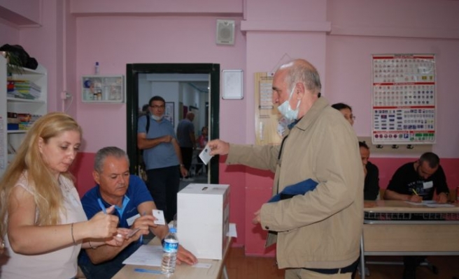 Bulgaristan'daki erken seçim kapsamında İstanbul'da oy verme işlemi başladı