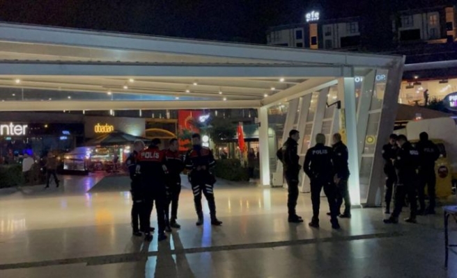 Bursa'da alışveriş merkezindeki silahlı kavga paniğe neden oldu