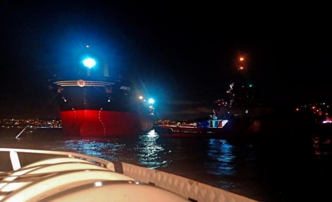 İstanbul Boğazı'nın saat 01.30'da gemi trafiğine açılacağı duyuruldu
