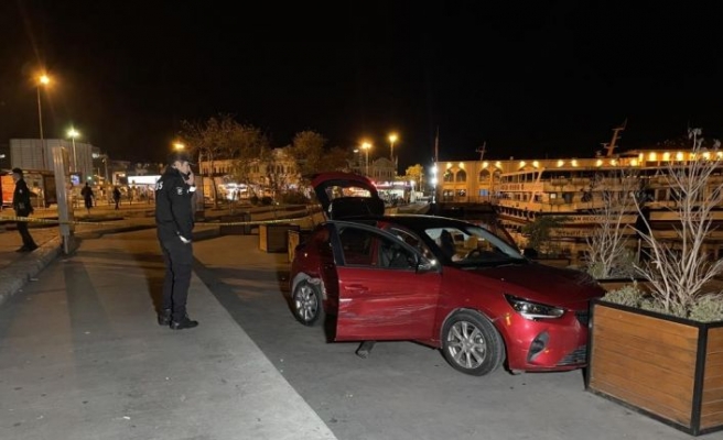 Kadıköy'de polisten kaçmaya çalışan 4 zanlı yakalandı