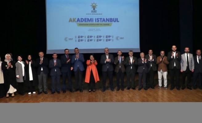 AK Parti İstanbul'dan teşkilat mensuplarına Türkiye Yüzyılı eğitimi