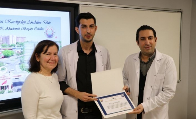 Trakya Üniversitesinde Prof. Dr. Fatih Özçelik Akademik Başarı Ödülleri verildi