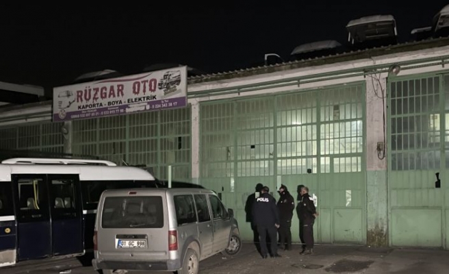 Bursa'da iş yerinde uyuşturucu ticareti yaptığı iddia edilen 4 kişi yakalandı
