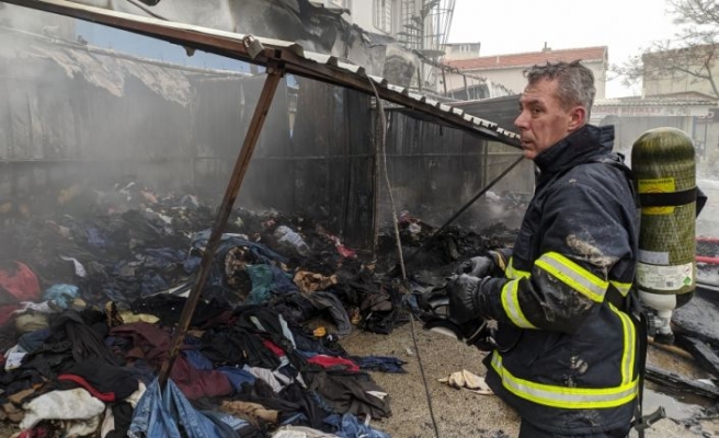 Edirne'de yangında mahsur kalan köpeği itfaiye ekipleri kurtardı