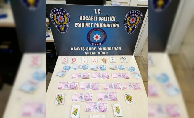 Kocaeli'de kumar oynayan 4 kişiye para cezası