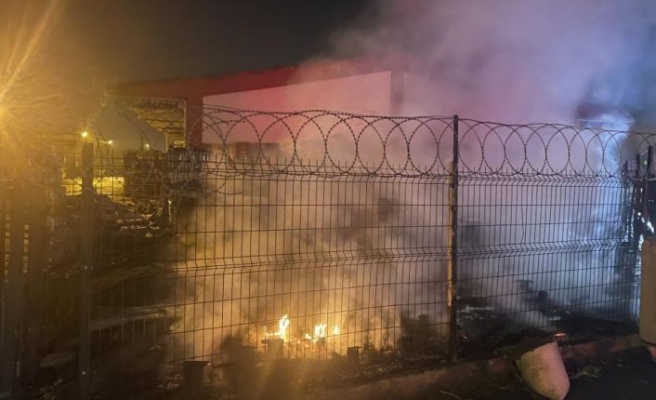 Sakarya'da Toptancılar Çarşısı'nda çıkan yangın söndürüldü