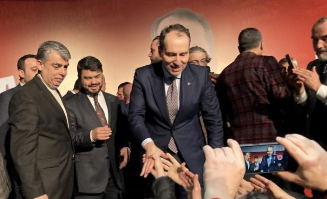 Yeniden Refah Partisi Genel Başkanı Erbakan İstanbul'da partililerle buluştu