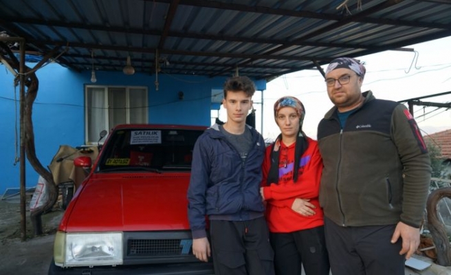 Balıkesir'de bir vatandaş depremzedelere konteyner almak için aracını satışa çıkardı