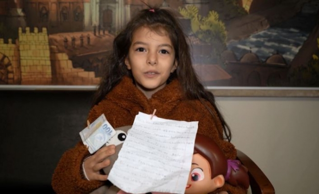Bursalı Cansu, Kahramanmaraş'ta enkazdan kurtarılan 5 yaşındaki Kumsal'a oyuncağını gönderdi