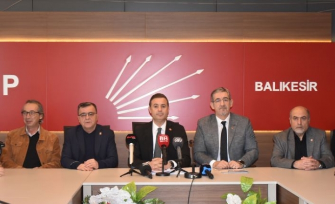 CHP Genel Başkan Yardımcısı Akın partisinin Balıkesir il başkanlığında konuştu: