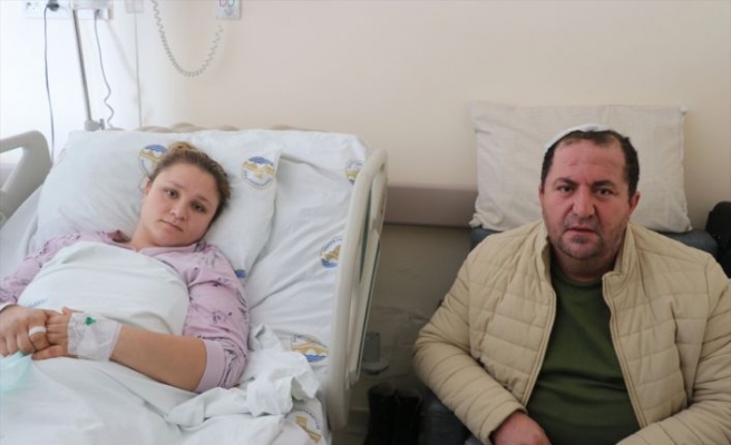 Çocuklarını evden çıkarırken enkazda kalan depremzedenin tedavisi Edirne'de sürüyor