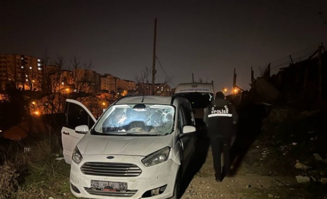 Kocaeli'de denetimden kaçarken aracıyla polise çarpan sürücü tutuklandı