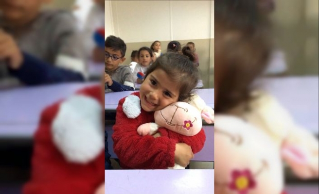 Oyuncaklar Gaziantepli depremzede çocukları sevindirdi