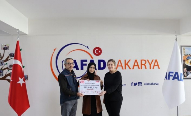 Türkiye'de eğitim gören Endonezyalı öğrenciler depremzedelere yardım topladı