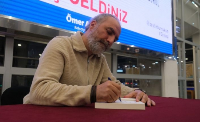 Yazar Tarık Tufan Zeytinburnu'nda okurlarıyla bir araya geldi