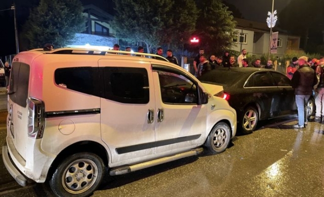 Sakarya'da zincirleme trafik kazasında 1 kişi öldü, 3 kişi yaralandı