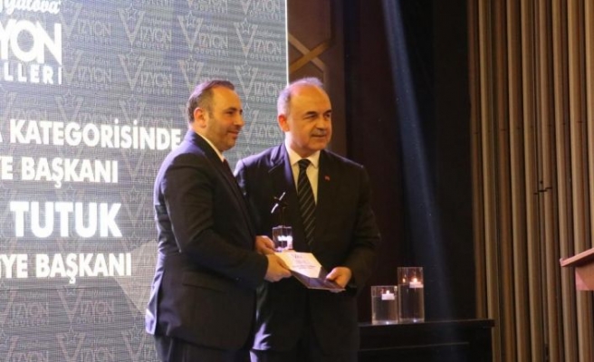 Yalova'da başarılı kurum ve kişilere My Yalova Vizyon Ödülü verildi