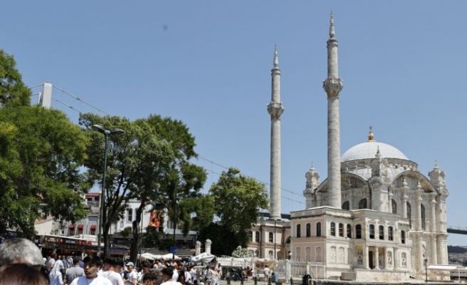 İstanbul'un tarihi ve turistik yerlerinde bayram yoğunluğu