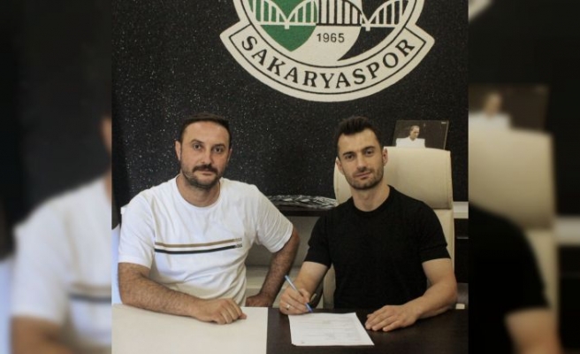 Sakaryaspor'da Burak Süleyman'ın sözleşmesi uzatıldı