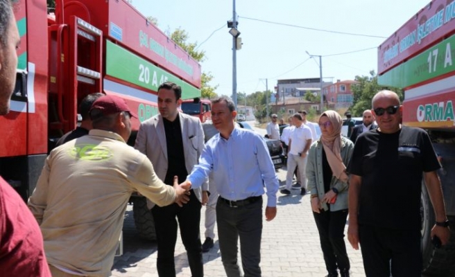 AK Parti Genel Sekreteri Şahin, Çanakkale'de yangın bölgesinde incelemelerde bulundu