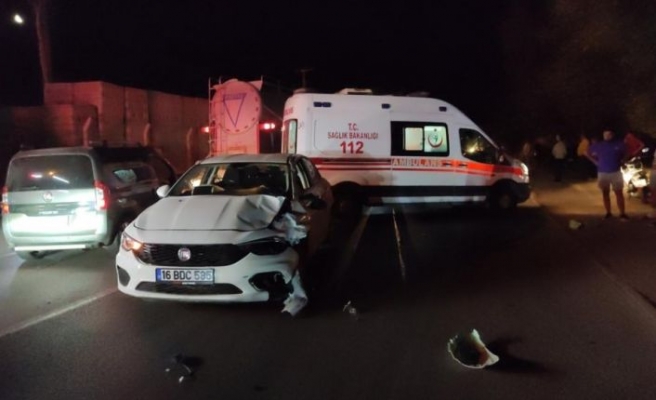 Bursa'da otomobil ile motosikletin çarpıştığı kazada 2 kişi yaralandı