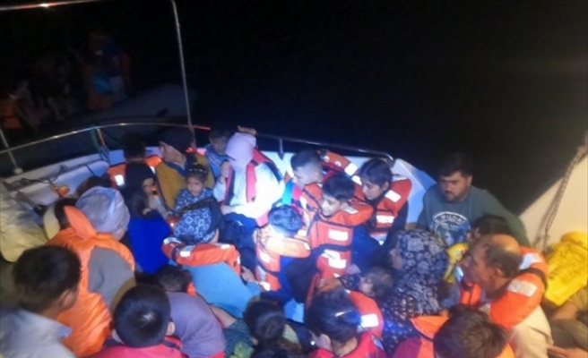 Çanakkale açıklarında 57 düzensiz göçmen yakalandı
