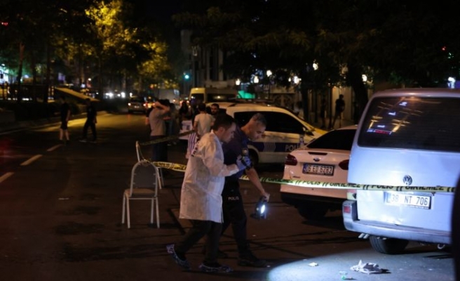Beyoğlu'nda silahlı saldırıda 1 kişi öldü, 1 kişi yaralandı