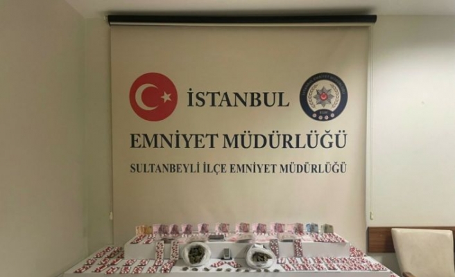 Sultanbeyli'de uyuşturucu operasyonunda 3 kişi yakalandı