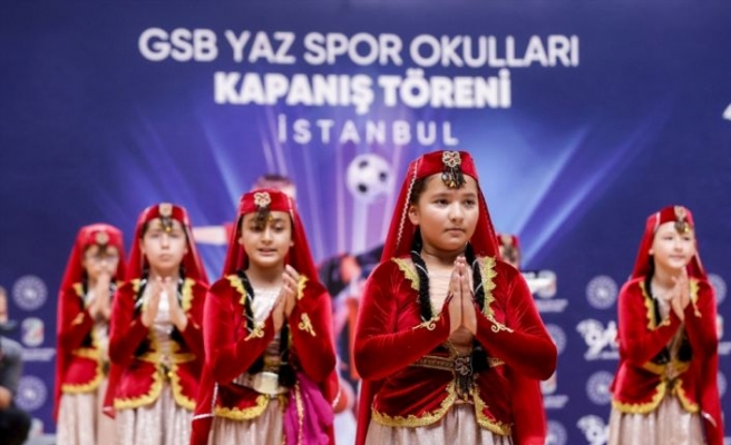 Bakan Bak, İstanbul GSB Yaz Spor Okulları kapanış törenine katıldı: