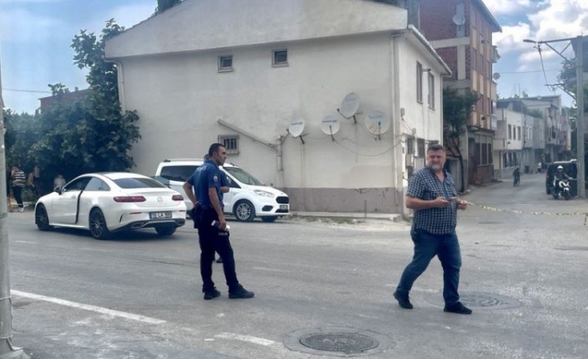Bursa'da trafikte motosikletten ateş edilen otomobilin sürücüsü yaralandı