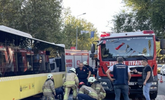 Fatih'te 3 aracın karıştığı kazada hamile bir kadın ağır yaralandı
