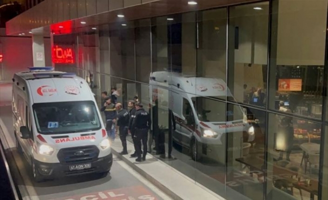 Kocaeli'de iki grup arasında çıkan bıçaklı kavgada 1 çocuk öldü