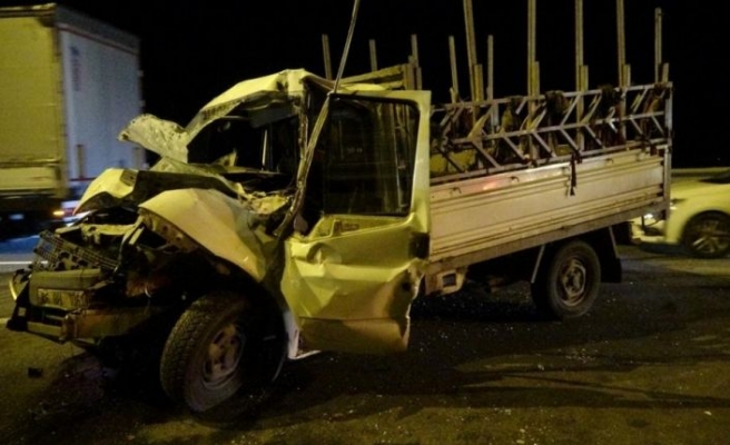 Anadolu Otoyolu Kocaeli geçişinde trafik kazası ulaşımı aksattı
