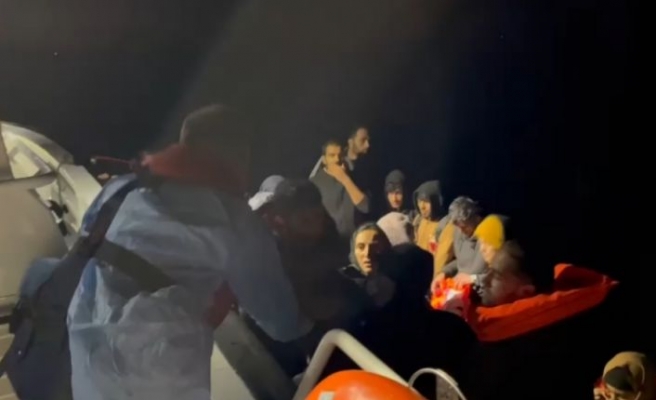Çanakkale açıklarında 47 düzensiz göçmen kurtarıldı