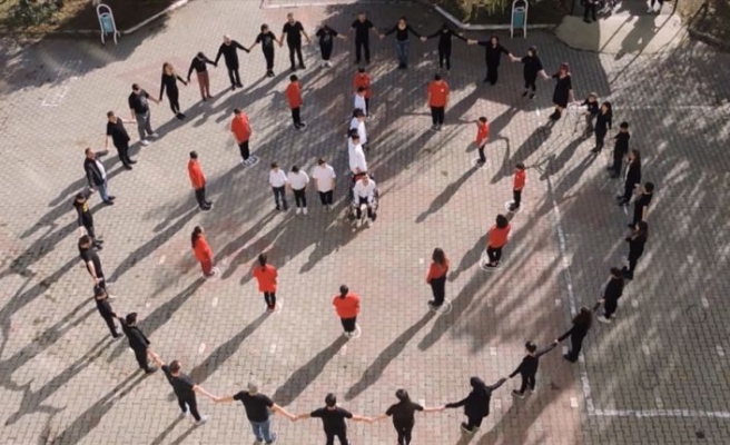 Tekirdağ'da özel öğrenciler Atatürk'ü koreografiyle andı
