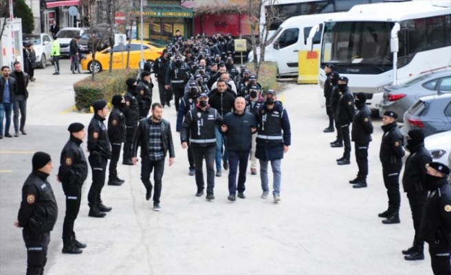 Eskişehir merkezli 5 ilde “Kafes-18 Operasyonu“nda yakalanan şüpheliler adliyeye sevk edildi