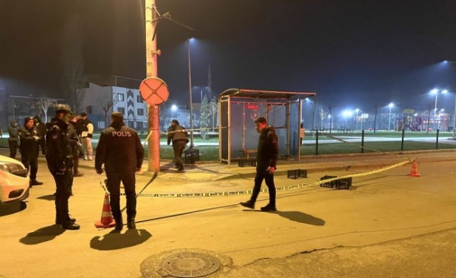 Bursa'da silahla vurulan kişi kaldırıldığı hastanede öldü